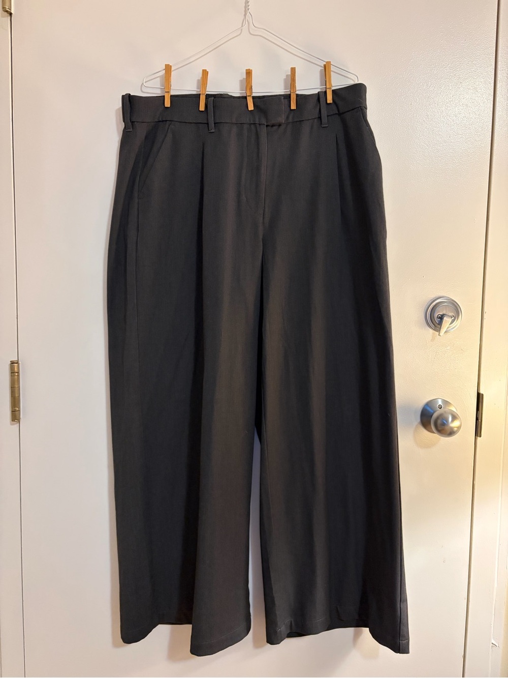American Eagle Outfitters High-Waisted Poppy Trouser